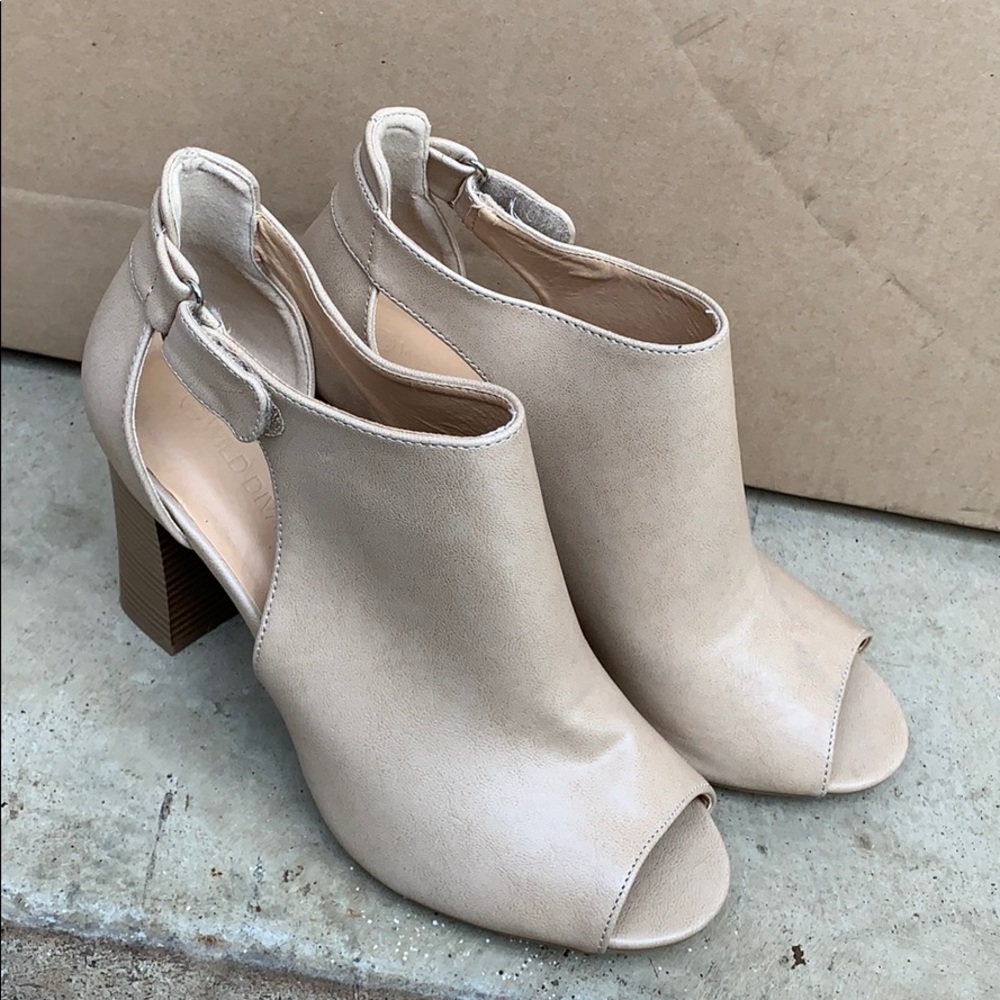 Nude peep toe heels